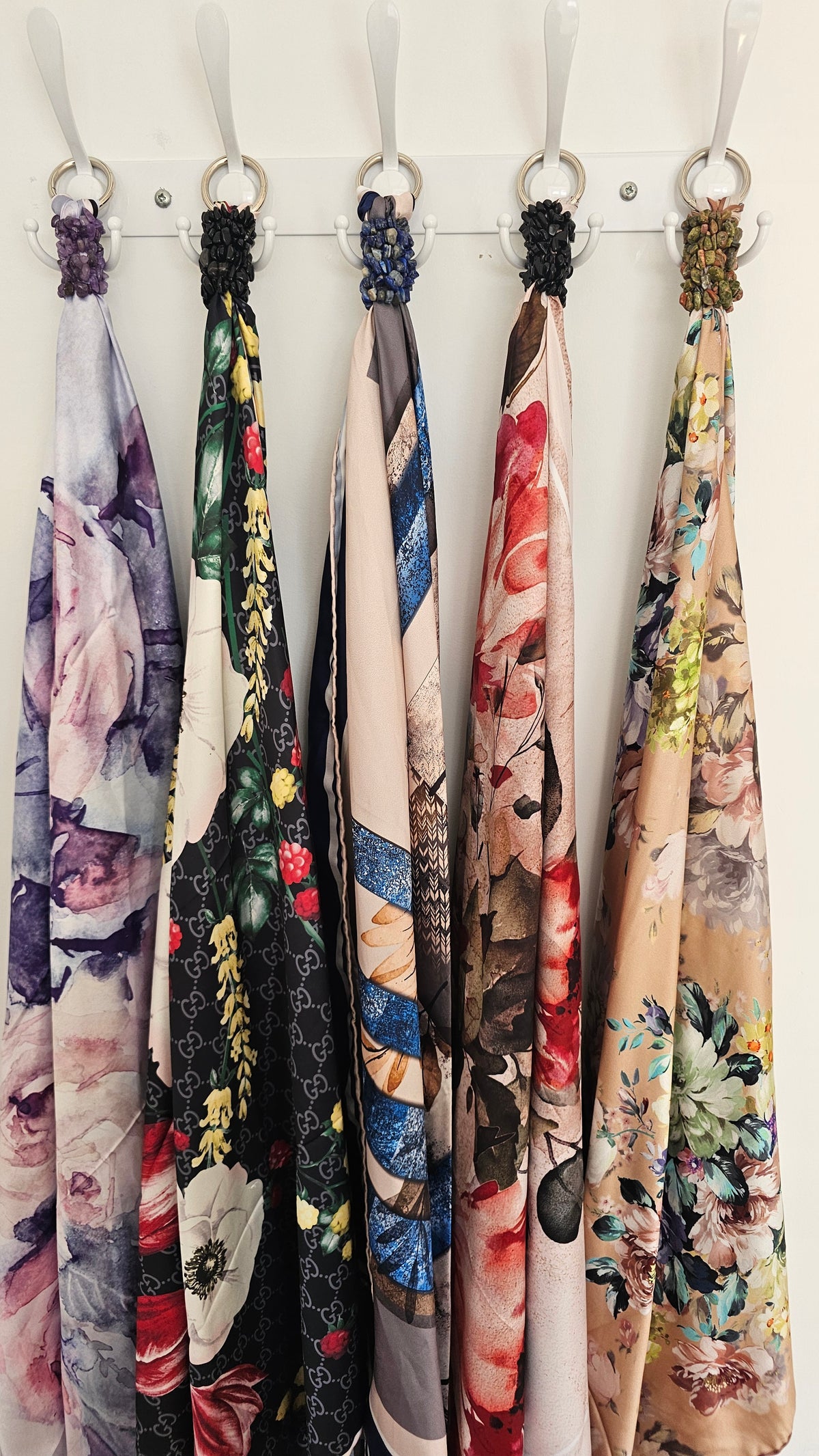 Дизайнерська шовкова хустка «Літні мрії» з натуральним родонітом — My Scarf